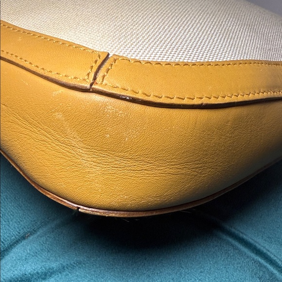 Gucci Vintage Tom Ford Tan and Cream Shoulder Bag - Picture 10 of 15